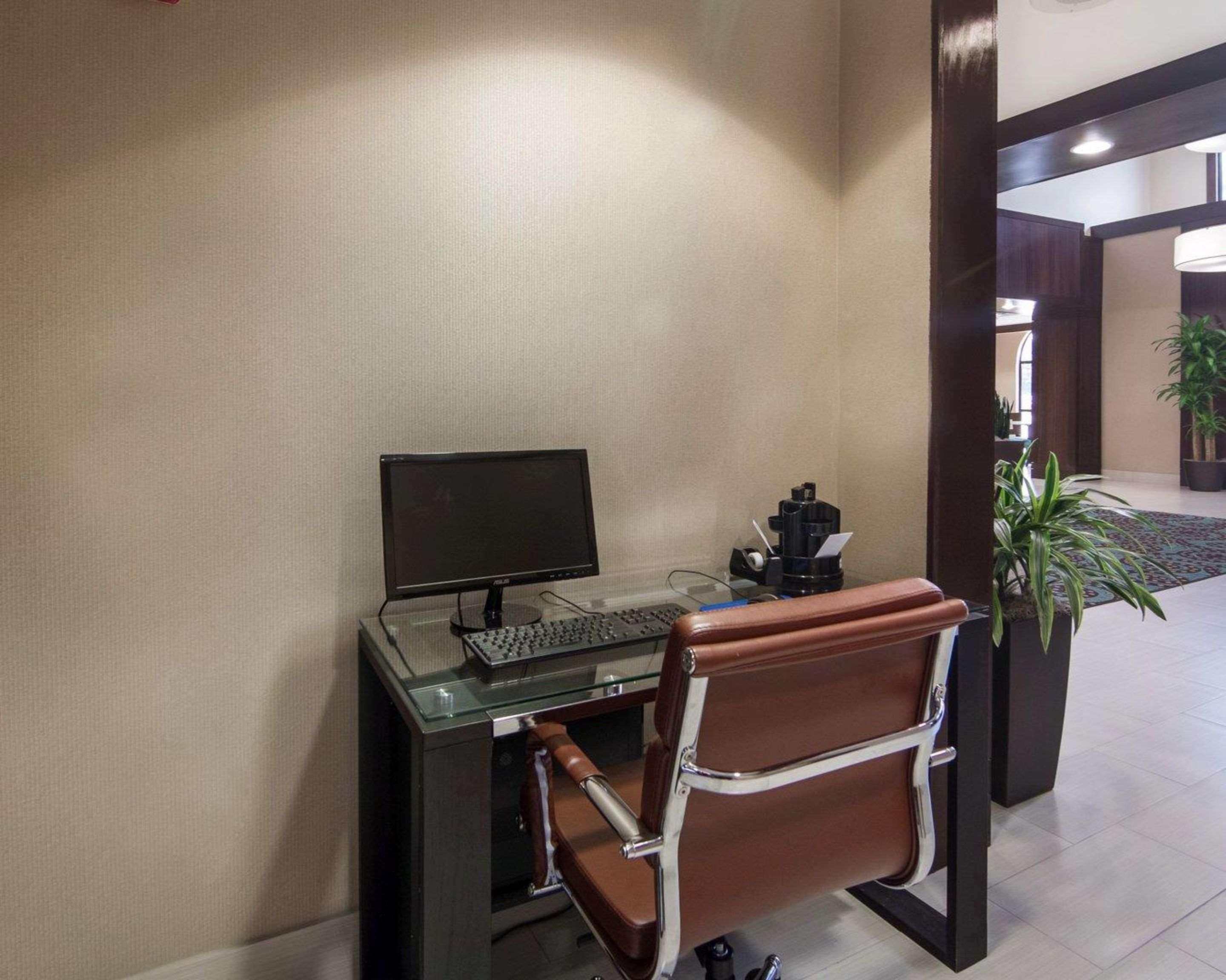 Comfort Suites Houston West At Clay Road Buitenkant foto